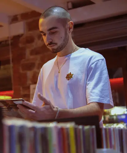 T-Shirt - Sumac Dub
